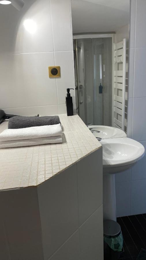 Marais Joli Deux Pieces Apartment ปารีส ภายนอก รูปภาพ